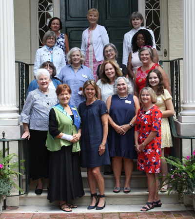 DOCENT TEA group in front of the mansion