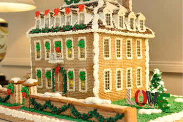 gingerbread governor's palace LOVE sculpture